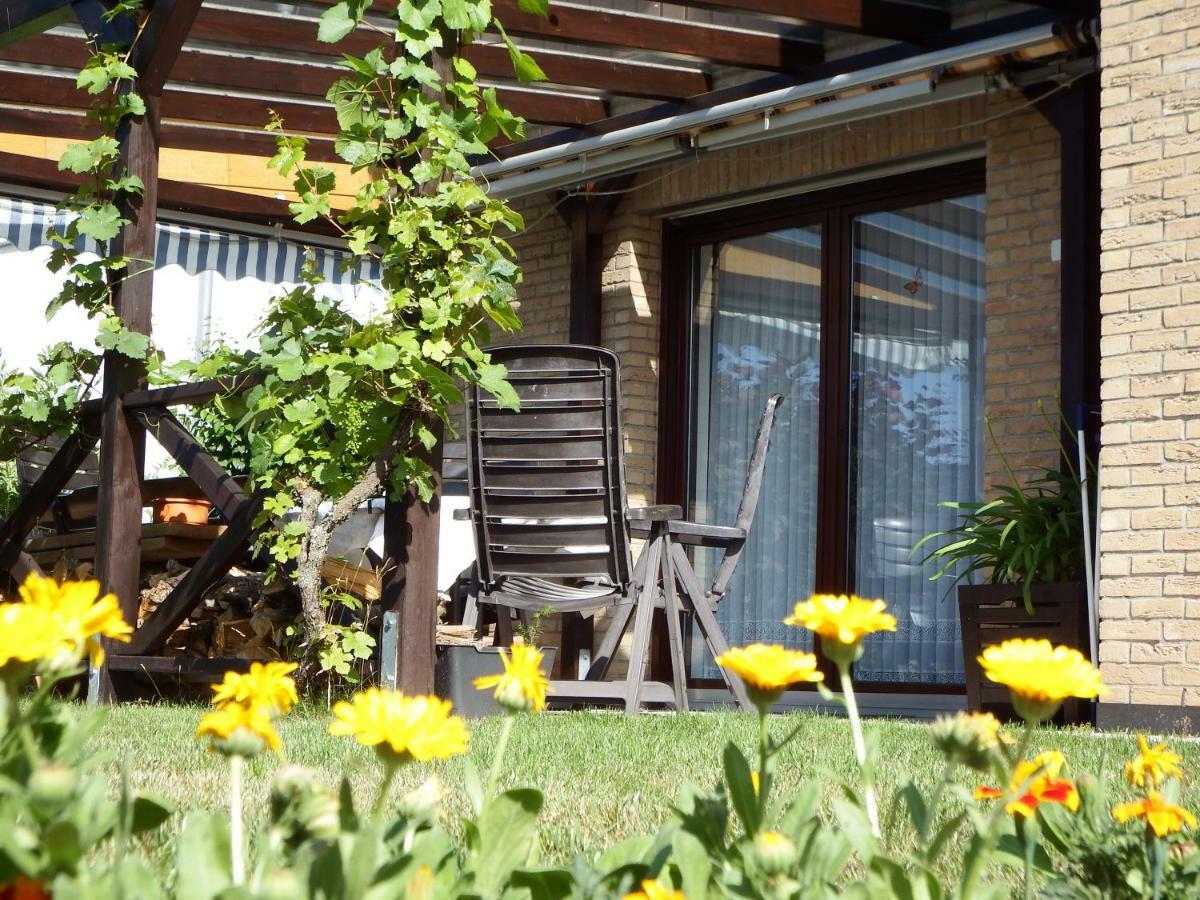 Nette Ferienwohnung Mit Eigenem Eingang Und Sonnenterrasse Idstein Εξωτερικό φωτογραφία